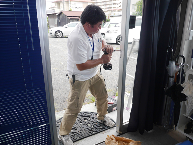 自動ドアから片開きアルミ框ドアへ取替工事　施工事例　名古屋市中川区